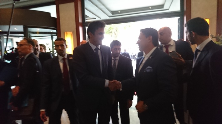 "Geschäfte mit Katar bleiben riskant" / Große Enttäuschung: Al Thani schweigt und zahlt nicht / Zahlungsmoral verschlechtert Image des Golfstaates