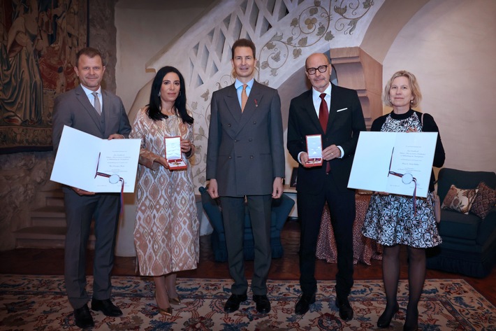 Medienmitteilung aus dem Fürstenhaus - Ordensverleihung auf Schloss Vaduz
