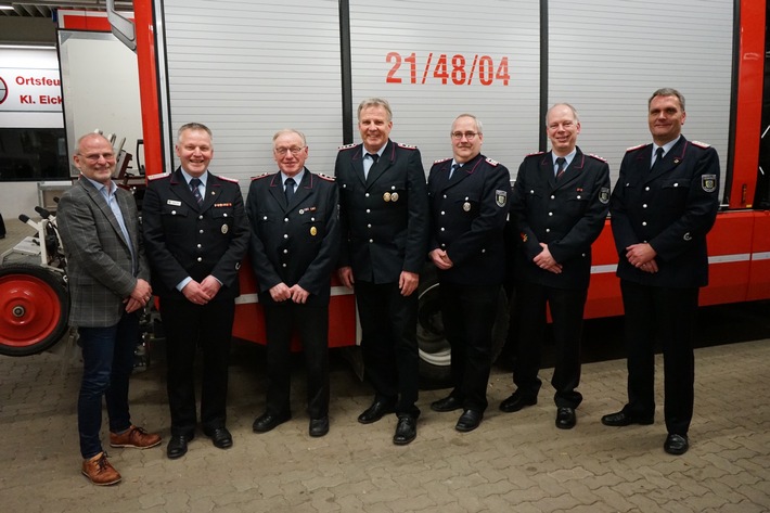 FW Flotwedel: Dirk Meier und Martin Künnemann für langjährige Mitgliedschaft in der Ortsfeuerwehr Eicklingen ausgezeichnet