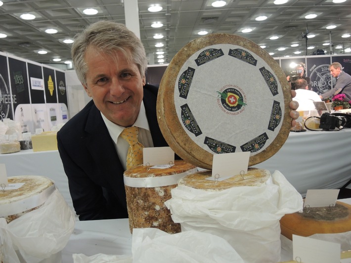 Der Schweizer Affineur Walo von Mühlenen ist erneut einer der erfolgreichsten Teilnehmer am World Cheese Award 2014 mit insgesamt 9 Auszeichnungen (BILD)