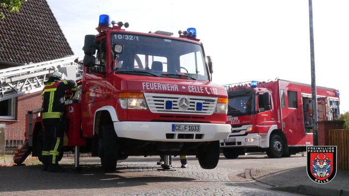 FW Celle: Küchenbrand in Garßen - eine verletzte Person