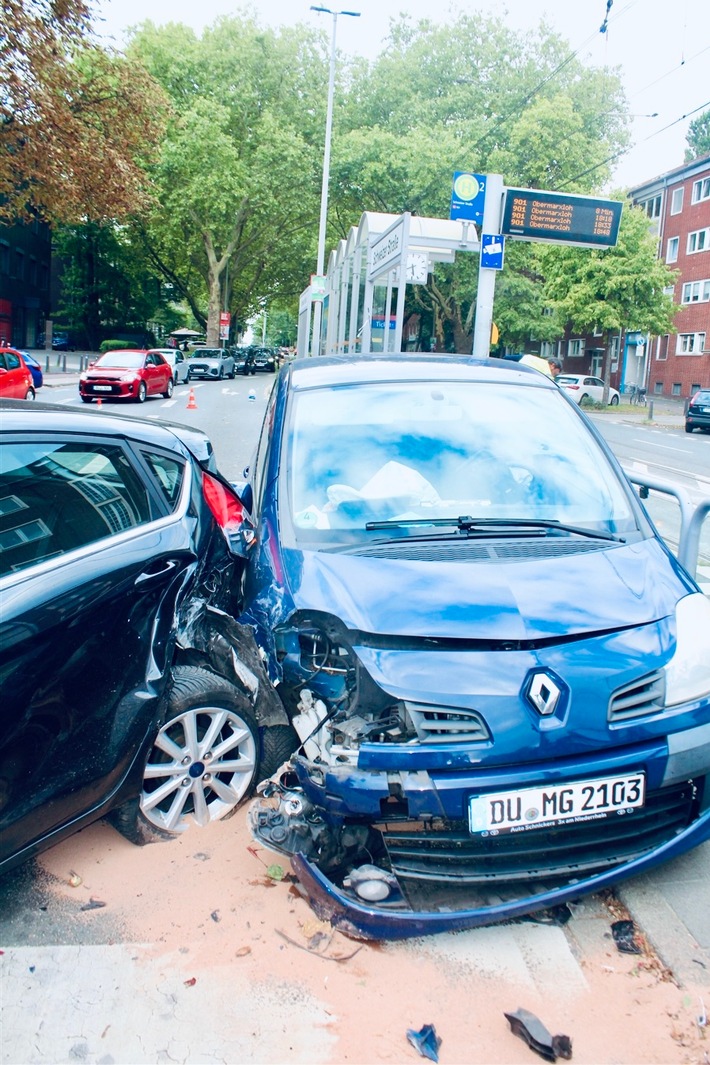 POL-DU: Duissern: Auffahrunfall mit drei Verletzten