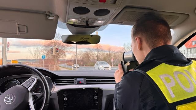 POL-HI: Geschwindigkeitsmessung in Groß Escherde