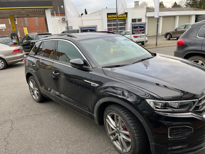 POL-FL: Süderbrarup - Verkehrsunfallflucht auf LIDL-Parkplatz, Polizei sucht Zeugen