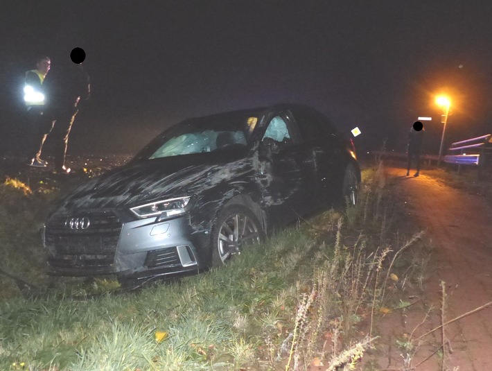 POL-MI: Autofahrer missachtet Straßensperrung - Auto stark beschädigt