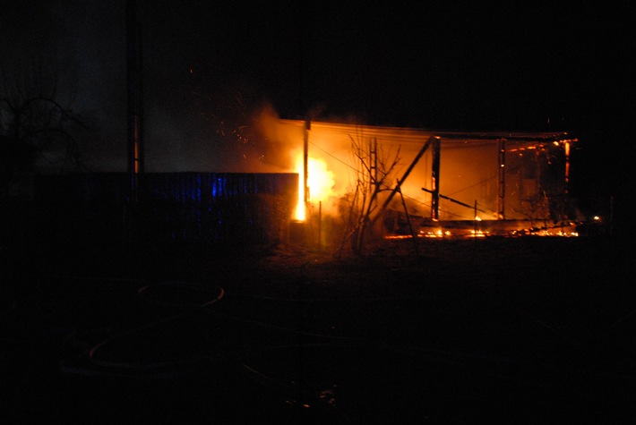 FW-DO: 05.02.2017 - Feuer in Lichtendorf
Brennt Pelletlager auf Reiterhof