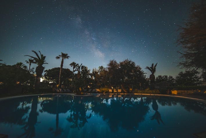 Einer der schönsten Himmel Italiens liegt über dem Baia del Sole Resort in Kalabrien