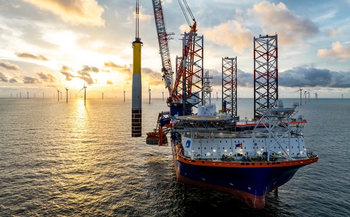 RWE und Amazon unterzeichnen Stromabnahmevertrag für Offshore-Windenergie aus dem Projekt Nordseecluster B