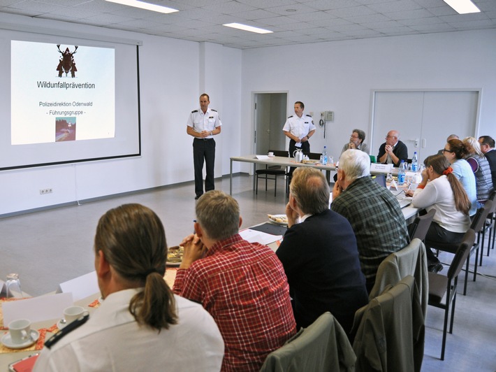 POL-DA: Odenwaldkreis: Wildunfällen soll wirkungsvoll begegnet werden/ Polizeidirektion Odenwald lud zu erstem "Runden Tisch"