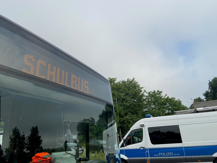 POL-PDNW: Schulbuskontrolle der Zentralen Verkehrsdienste - mehr als 50 Prozent der Fahrzeuge beanstandet