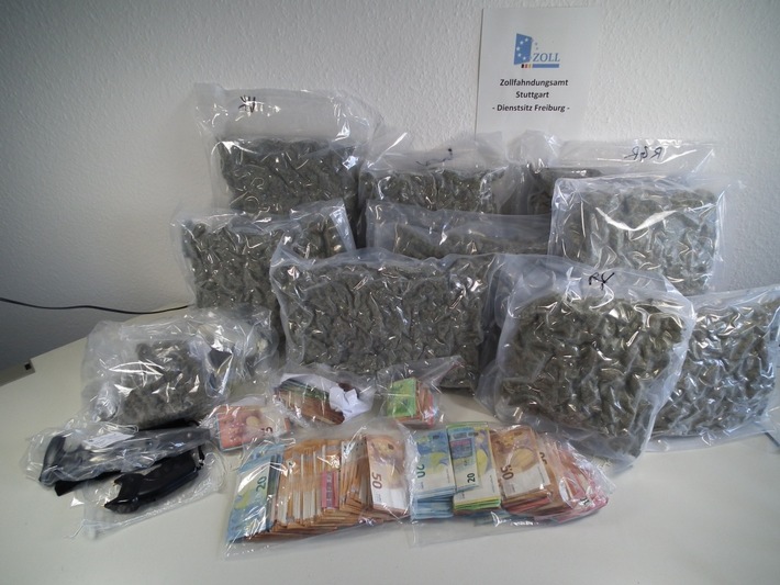 ZOLL-S: Marihuana in Paketsendung aus Spanien / Pfinztal, Pforzheim - Zoll fängt Postsendung ab, stellt 8 kg Marihuana und rund 66.000 Euro mutmaßliche Drogengelder sowie Waffen und Munition sicher