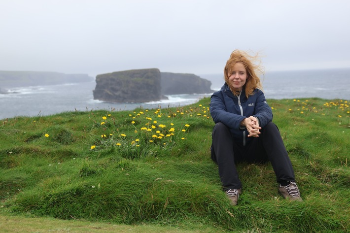 Irland im Herzen: Olivia Marei erlebt ihre Lieblingsinsel auf einer besonderen Reise / Aktiv, achtsam und authentisch - Schauspielerin entdeckt den Wild Atlantic Way mit ihrem Mann besonders intensiv