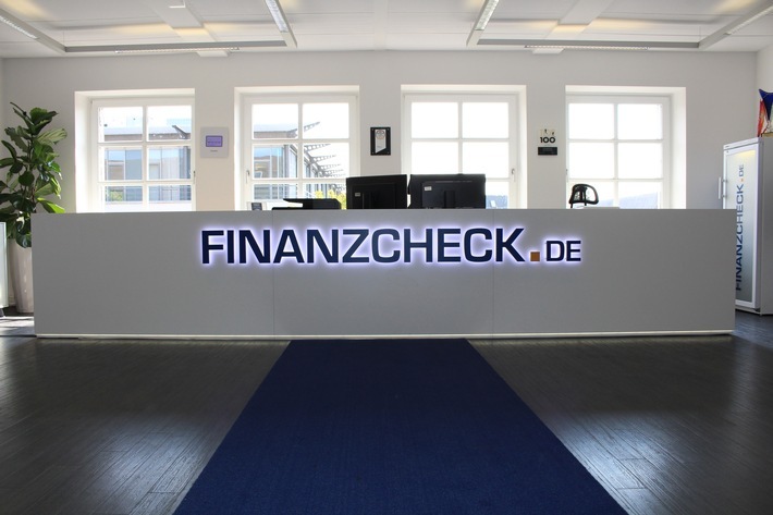 Kein Aprilscherz: Der FINANZCHECK.de Kredit 2019 mit minus 20,19 % Zinsen / Die FINANZCHECK.de Zentrale in Hamburg. Weiterer Text über ots und www.presseportal.de/nr/103118 / Die Verwendung dieses Bildes ist für redaktionelle Zwecke honorarfrei. Veröffentlichung bitte unter Quellenangabe: "obs/FINANZCHECK.de"