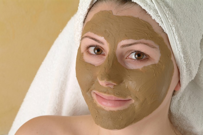 Aktuelle Studie bestätigt: Luvos Heilerde-Gesichtsmaske hilft effektiv bei unreiner Haut