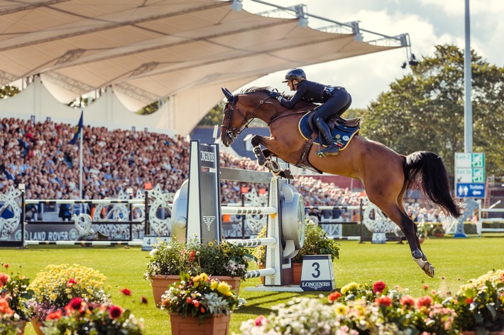 Longines unterzeichnet Langzeit-Titelpartnerschaft für den FEI Nations Cup(TM) Jumping und erweitert globale Vereinbarung als FEI-Top-Partner