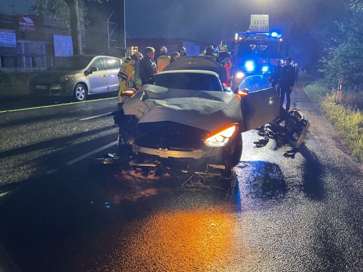 FW-BN: PKW fährt gegen Baum - Fahrer glücklicherweise nur leicht verletzt