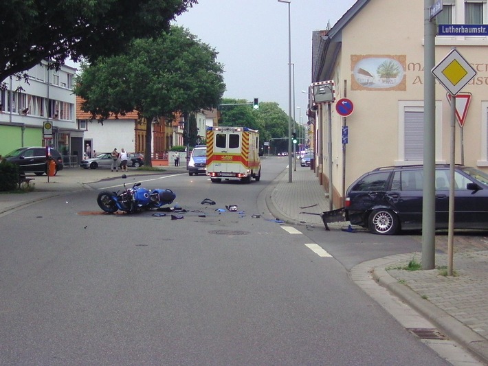 POL-PDWO: Motorradfahrer bei Verkehrsunfall schwerverletzt