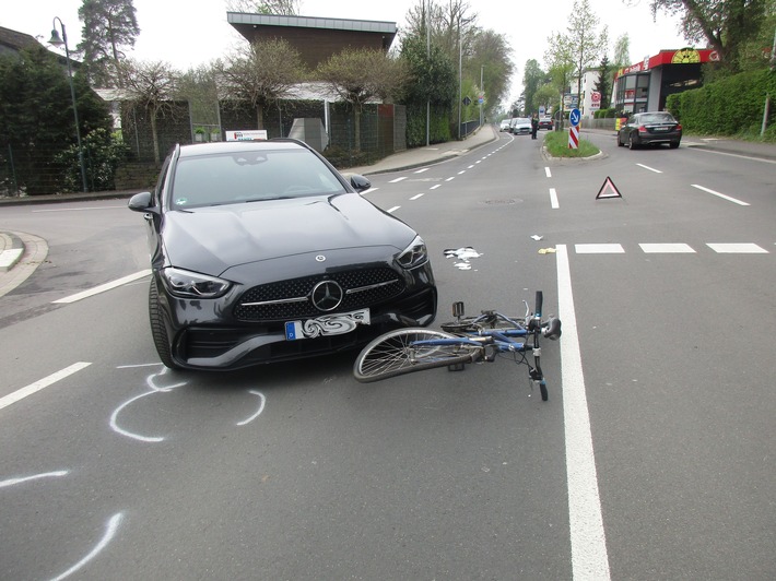 POL-RBK: Rösrath - Radfahrerin bei Unfall schwer verletzt