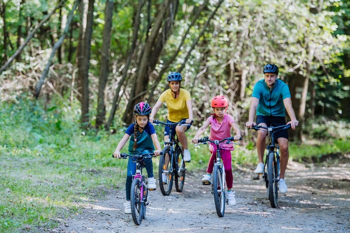 Wenn der Radweg zum Abenteuerland wird: Tipps für die nächste Fahrradtour mit Kindern