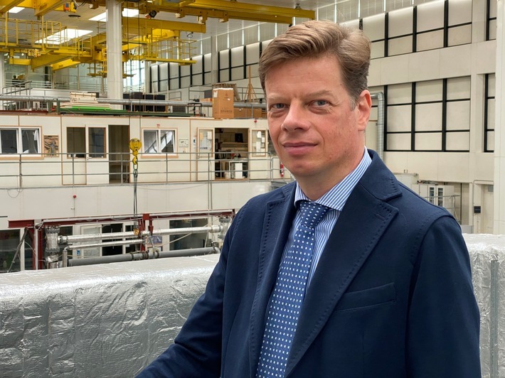 Prof. Dr. Christian Kähler / Deutsches Unternehmen produziert einzigartigen Corona-Virenkiller für geschlossene Räume / Weiterer Text über ots und www.presseportal.de/nr/148262 / Die Verwendung dieses Bildes ist für redaktionelle Zwecke honorarfrei. Veröffentlichung bitte unter Quellenangabe: "obs/Viromed GmbH/Universität der Bundeswehr, MUC"