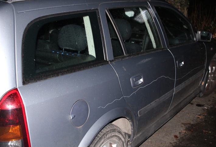 POL-SO: Soest - Zahlreiche Autos beschädigt - Sachschaden von mehreren tausend Euro