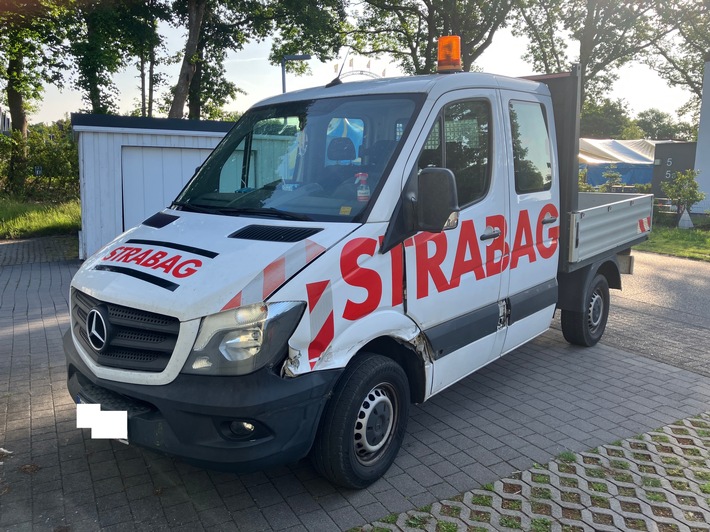 POL-CUX: Verkehrsunfallflucht in Nordholz - Fahrzeug erheblich beschädigt - Zeugenaufruf (Foto im Anhang)