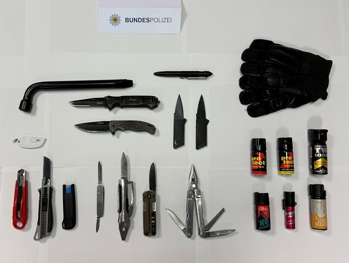 BPOL NRW: Allerheiligenkirmes - Ruhiger Kirmessonntag für die Bundespolizei