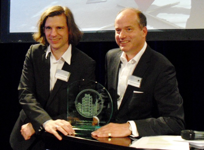 Secusmart ist das innovativste Unternehmen des Jahres / Das junge Düsseldorfer Hightech-Unternehmen Secusmart wurde mit dem Unternehmerpreis 2011 der Stadtsparkasse Düsseldorf ausgezeichnet.