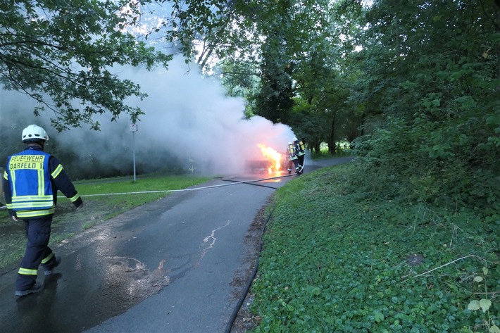 POL-COE: Rosendahl, Darfeld,Oberdarfeld/Brand eines Autos