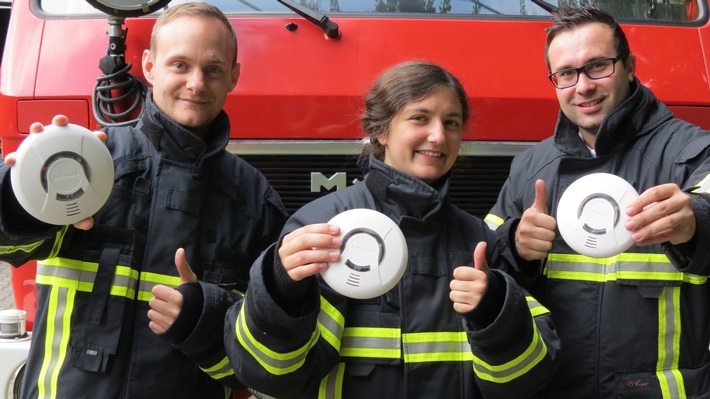 VdF-NRW: Feuerwehr und Provinzial empfehlen:
Rauchwarnmelder vor und nach dem Urlaub überprüfen