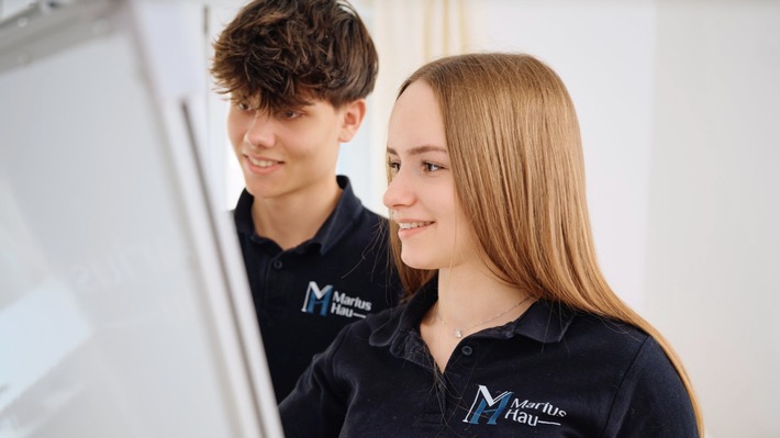 Warum kleine Teams oft bessere Websites bauen – Marius Hau über Effizienz statt überteuerter Agenturen