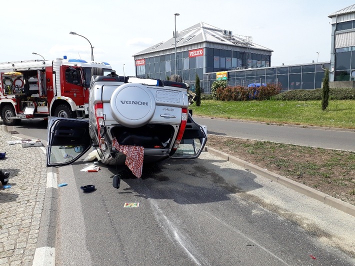 POL-PDNW: Bad Dürkheim. Fahrzeug überschlägt sich - Unfallbeteiligte werden verletzt