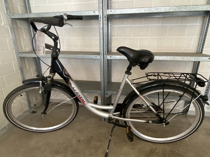 POL-HK: Walsrode: Eigentümer zu Fahrrädern gesucht (FOTOS)