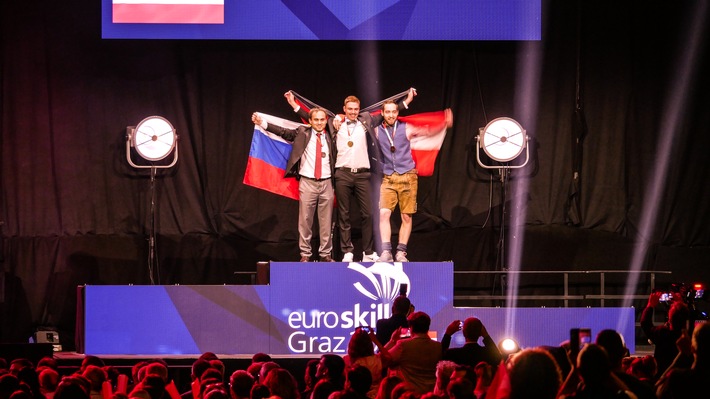 Baugewerbe: Fliesenleger Jannic Schlachter holt Gold bei EuroSkills