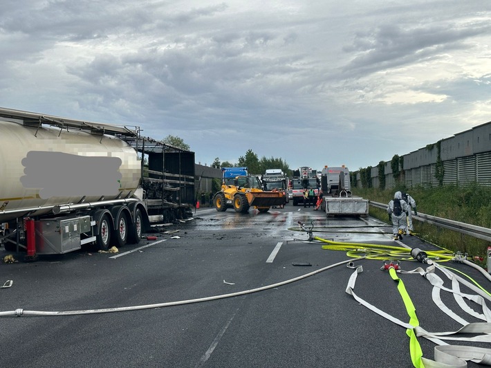 FW Helmstedt: Zwischenmeldung tödlicher Verkehrsunfall BAB2 bei Helmstedt