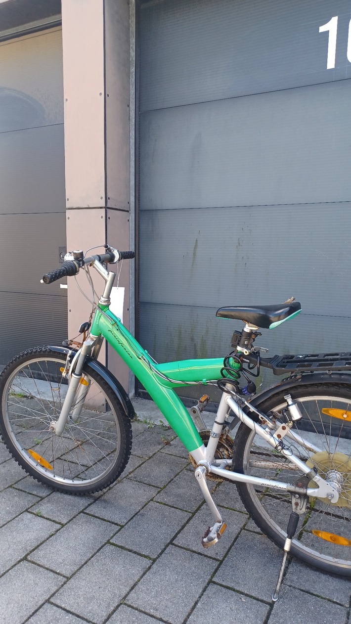 POL-WHV: Sichergestelltes Fahrrad sucht Eigentümer - Polizei bittet um Hinweise