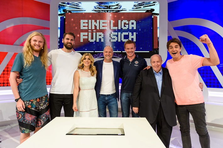 Eklat bei "Eine Liga für sich" auf Sky 1: Reiner Calmund schmeißt Moderator Buschi aus dem Studio