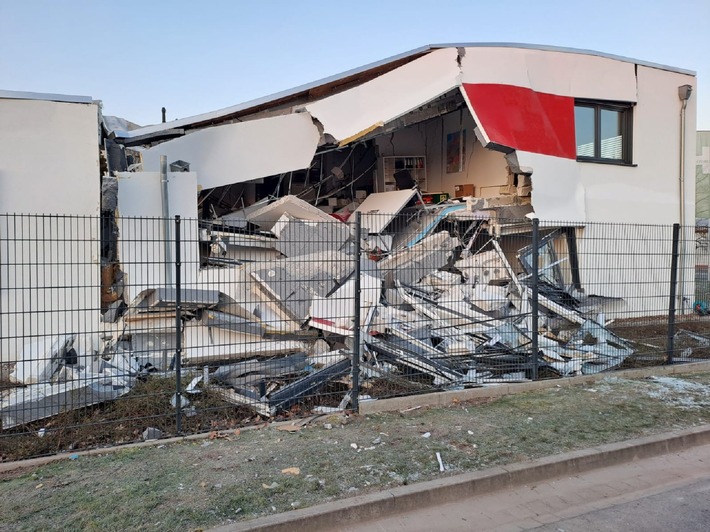 POL-NI: Nienburg - Explosion in Firmengebäude