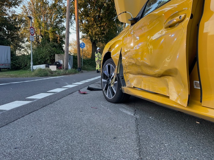 FW Alpen: Sturmschaden und Verkehrsunfall am Wochenende