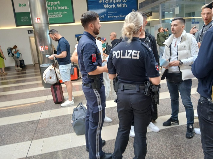 POL-NI: Projekt "Safe-Tourist-Destination" - Polizeikommissarin Helen Friedrich aus Nienburg unterstützte einen Monat die kroatische Polizei in Zadar