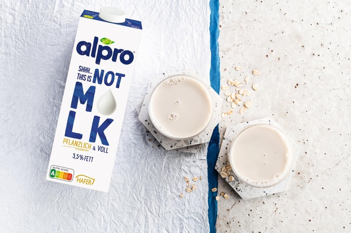 Wirklich keine Milch: Alpro gelingt Durchbruch mit neuer Generation pflanzlicher Drinks "Not M*LK"