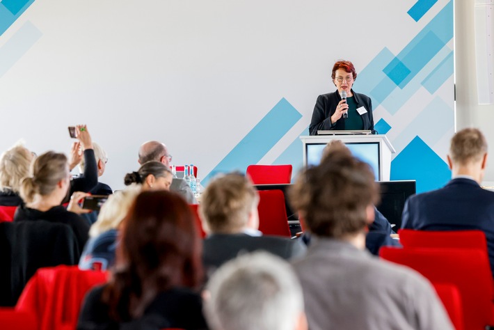 Neue DIN-Norm stärkt Gleichstellung in Organisationen / DIN EN ISO 53800 bietet erstmals umfassenden Leitfaden zur strukturierten Förderung von Geschlechtergerechtigkeit