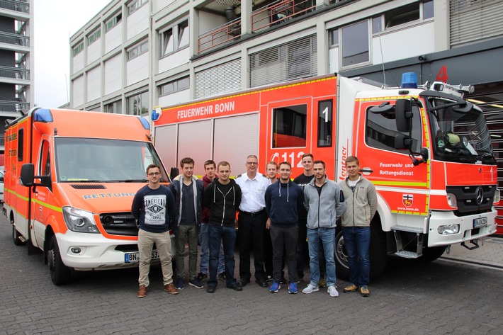 FW-BN: Neue Möglichkeit zum Berufseinstieg im Rettungsdienst bei der Feuerwehr Bonn