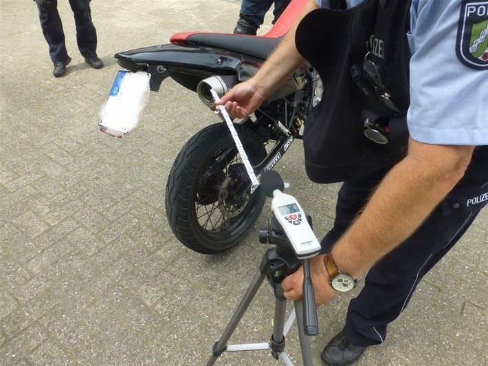 POL-ST: Metelen, Krad-Kontrolle an der Ochtruper Straße: sieben Motorradfahrer müssen ihre Maschinen stehen lassen