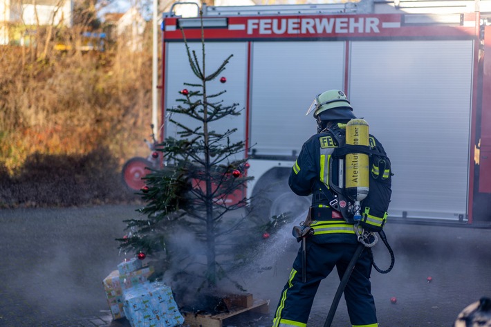 FW-LFVSH: Feuerwehr gibt Tipps für eine sichere Winter- und Weihnachtssaison
