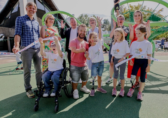 Neuer inklusiver Spielplatz in Bremen eröffnet - Die Initiative Stück zum Glück feiert 50 inklusive Spielplatzprojekte in Deutschland