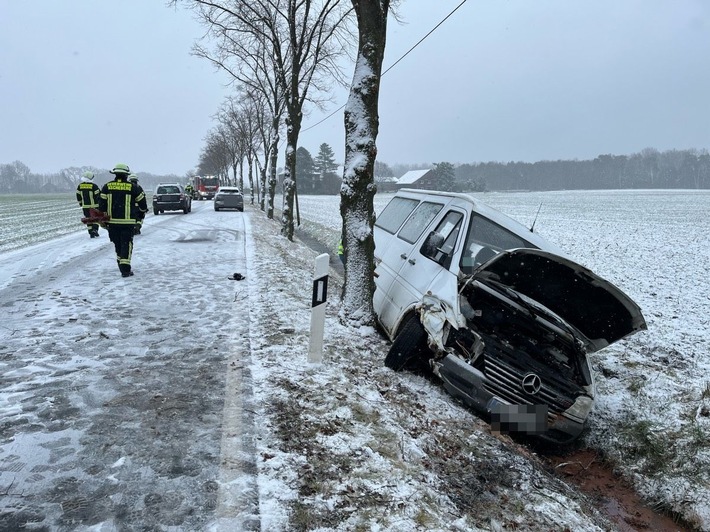 POL-COE: Ascheberg, Herbern, K6/ Auto kollidiert mit Baum