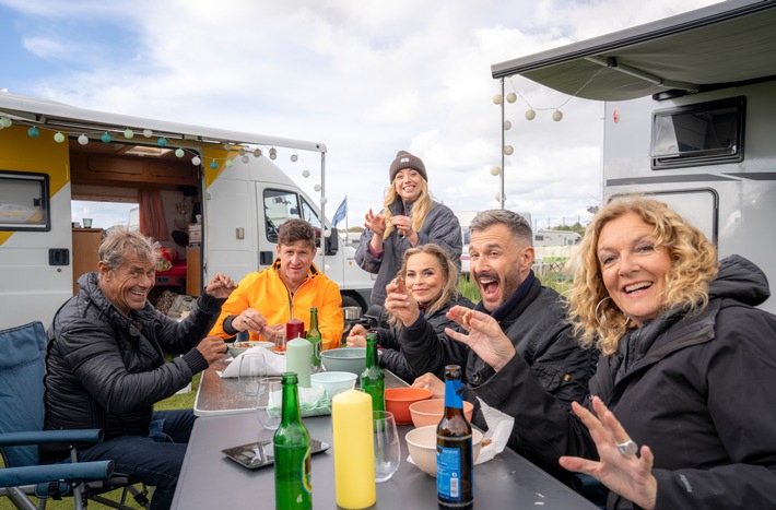 „Tietjen campt - der Roadtrip“ mit neuen Folgen - Bettina Tietjen unterwegs mit Sven Martinek, Regina Halmich, Jochen Schropp, Matthias Steiner, Zora Klipp und Evelyn Weigert