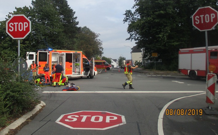 POL-RBK: Wermelskirchen/Odenthal - Motorradfahrer schwer verletzt