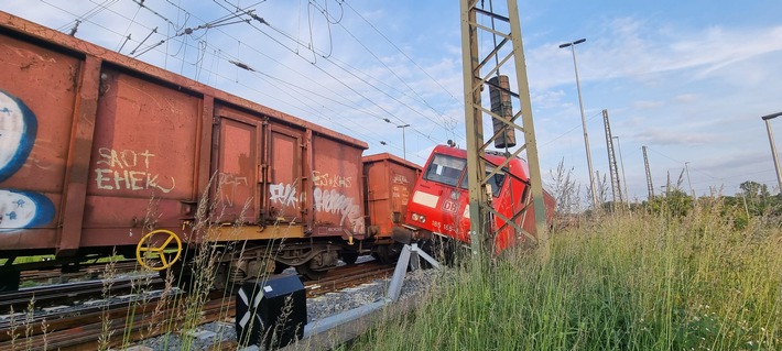 BPOL NRW: Kollision zweier Güterzüge in Gremberg: Die Bundespolizei ermittelt